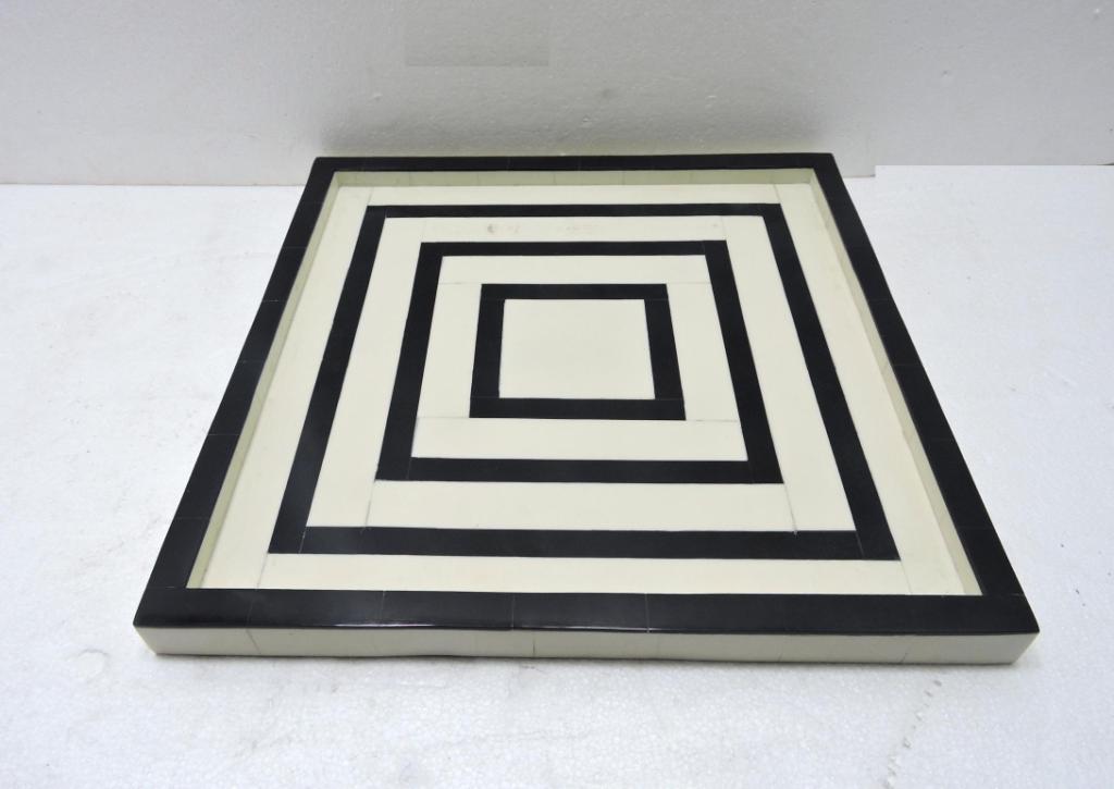square graphic tray