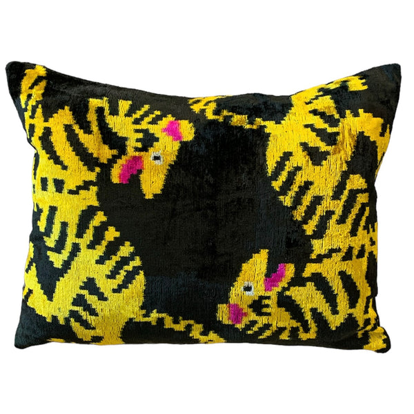 Silk Velvet Cushion N. 683 - Black