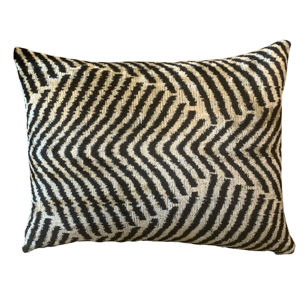 Silk Velvet Cushion N. 756 - Black