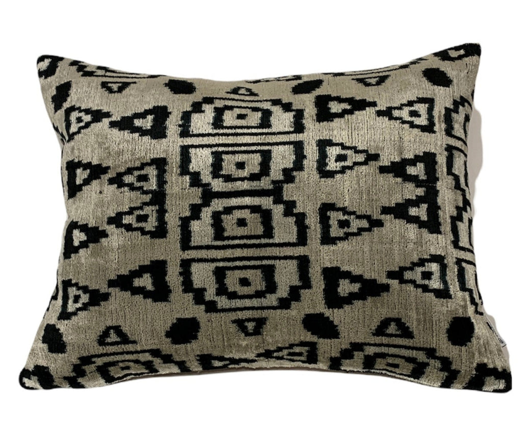 Silk Velvet Cushion N. 583 - Sand + Black